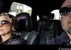 कैसी और पति ने ब्रासीलिया में दोस्त के साथ समुद्र तट पर भाप से भरा थ्रीसम किया