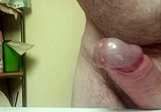 बड़े लंड पर बिना हाथ लगाए विशाल झड़ना