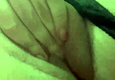 Latina Gostosa Do Peito Bicudo Natural Se Masturbando