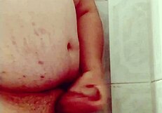 La vecina caliente hace que me masturbe