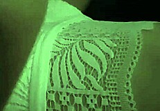 कामुक मॉडल वेबकैम पर उत्तेजक मुठ मार झड़न का आनंद