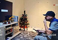 वाह, घरेलू औरत को सार्वजनिक रूप से बदमाश रखरखाव करने वाले ने लुभाया!