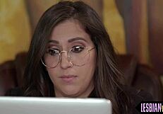 blonde les dazzles boss with pussy eating