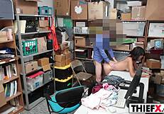 गर्म टांगें फैलाना ही एकमात्र रास्ता