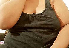 hindi aunty shows her big boobs