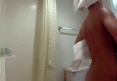 मैं सफेद टीन 18+ को बड़ी काली लंड से चोदते हुए मॉन करती हूं