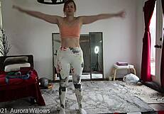 लेसन 270 क्यूट यूरोपीय बीवी को छोटे नेचुरल चूचों और शेव्ड चूत सिखाता है