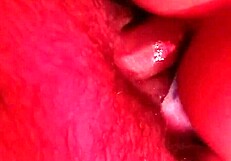 amadora valentina chili da o cu e o cara poe so a cabe�a do penis na bundona