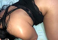 Hot teen enjoys homemade pussy play