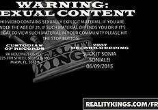 रियेलिटी किंग्स प्योर 18 एंड्रिया वूडू वाइल्ड फकिंग सेशन से पहले टीज करती है