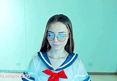 i think cheerleaders are the sexiest, especially when they finger themselves on cam