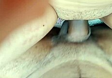 हॉर्नी भाभी गांव के पति से गहरी संतुष्टि चाहती है