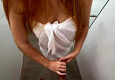 masturbo a mi padrastro y se corre en mi culo