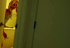 जवान एमेच्योर पीओवी में जोरदार सवारी उंगली चुदाई और फेशियल के साथ