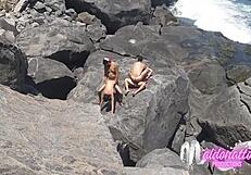 Rio de Janeiro Brazil के पब्लिक बीच पर एमेच्योर चुदाई का मजा