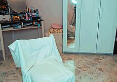 isnt she really pretty in that skinny cosplay costume?