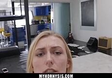 Stepsister Let Her Bigbro Get A Feel Of Her On The Inside - Myhornysis