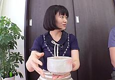 In a quiet town, the elegant tea teacher indulges in passionate blowjobs.