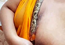 Is this Indian girl in saree hiding her big sexy tits?