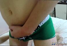 नर्स देखो इन हॉट जवान लड़कों की गे बेयरबैक चुदाई सेल्फ शॉट में