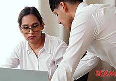 Mexican Secretary Alondra Gives Innocent Blowjob