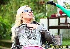 Watersports whore gets fucked with blowjob and golden shower outdoors