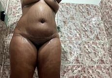 Morena twerks her pussy and tits to orgasm with cumshot