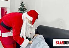 camila mush es una puta que quiere follar por ganarse un regalo una polla dentro de su boca