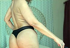 Milf Jessryan Pumps Small Dick