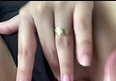 mi prima dice, ¿sientes como te dejo la mano empapada masturbandote?