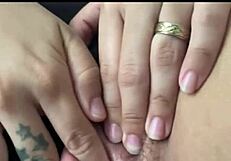 mi prima dice, ¿sientes como te dejo la mano empapada masturbandote?