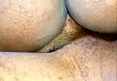 क्रीमपाई अलर्ट! मुठ मारते पकड़ी और बड़े लंड से जोरदार चुदाई