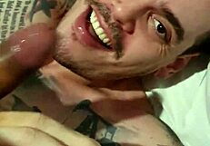 Sucking that monster cock! 😍