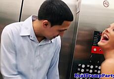 घरेलू पार्टी ऑर्गी में रियल एमेच्योर कमस्वैलोवर बड़े चुचों से कई लंड लेती POV