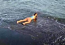 anaduro12 gets naughty at the beach