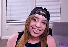 लैटिना बीबीडब्ल्यू ने छोटे लंड को तूफानी जीभ से उड़ाने वाला ब्लोजॉब दिया