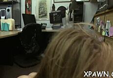 i love watching this amateur angel show her curves