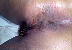 यार, इस रंडी की टाइट गांड में गहराई से ठोक रहा, उसके बड़े चुचे उछल रहे बालों वाली कमर पकड़कर