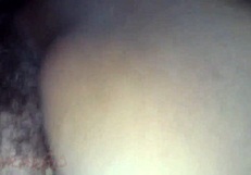 यार, इस रंडी की टाइट गांड में गहराई से ठोक रहा, उसके बड़े चुचे उछल रहे बालों वाली कमर पकड़कर