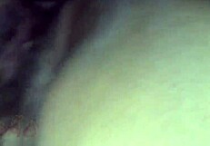 यार, इस रंडी की टाइट गांड में गहराई से ठोक रहा, उसके बड़े चुचे उछल रहे बालों वाली कमर पकड़कर