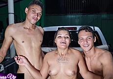 tigresa vip em live com dois meninos dotados rolou dupla petracao muito anal gozadas e muito mais destroyer e um ator tarado do pau grande