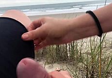 अपनी गांड से मेरा लंड निकालो, वो हमें देख रहे हैं!