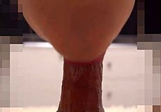 Cremita en su boca late mi polla y lo nota