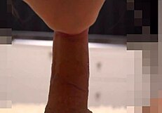 Cremita en su boca late mi polla y lo nota