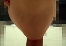 Cremita en su boca late mi polla y lo nota