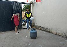 I met the pizza delivery guy wearing just a towel.