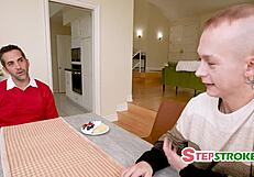 स्टेपसन ने हॉट ब्लॉन्ड्स चुनी वाइल्ड स्टेपस्ट्रोक्स के लिए