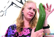 europemature lily may plays with big toy in pussy