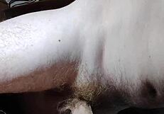 मेरे पति की नई कम-सोक्ड पैंटीहोज का क्लोज-अप