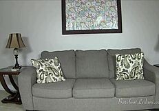 Milf in pantyhose gives feet joi